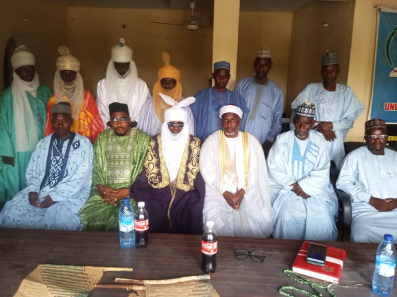 Sarkin Malaman Addu'a Na Kasar Hausa Ya Ziyarci Shugaban Majalisar Mahaddata Alkur'ani Na Kasa Goni Sunusi Abubakar A Ofishinsa