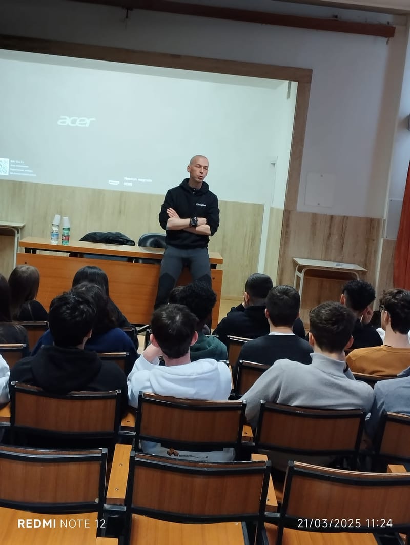Incontro Liceo Scientifico " Sacro Cuore di Gesù" Siena