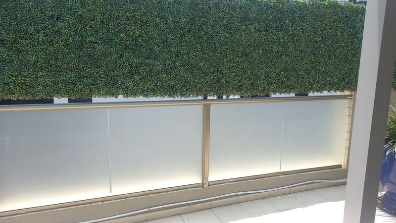 פרויקט בהוד השרון: ציפוי חלבי (אטום) למרפסת פנטהאוז