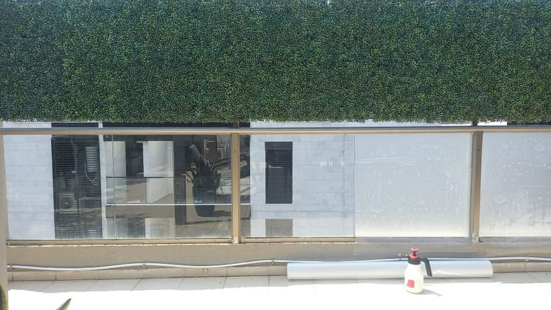 פרויקט בהוד השרון: ציפוי חלבי (אטום) למרפסת פנטהאוז