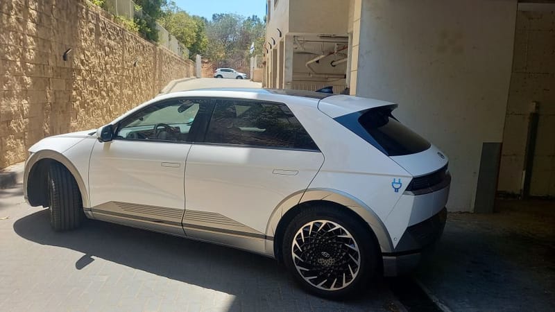 שדרוג יונדאי איוניק 5: ציפוי חלונות סרמי 5% ו-70%