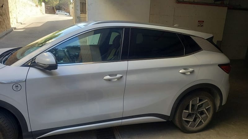 השחרת חלונות מקצועית ל-BYD Atto 3: ציפוי 20% ו-70%