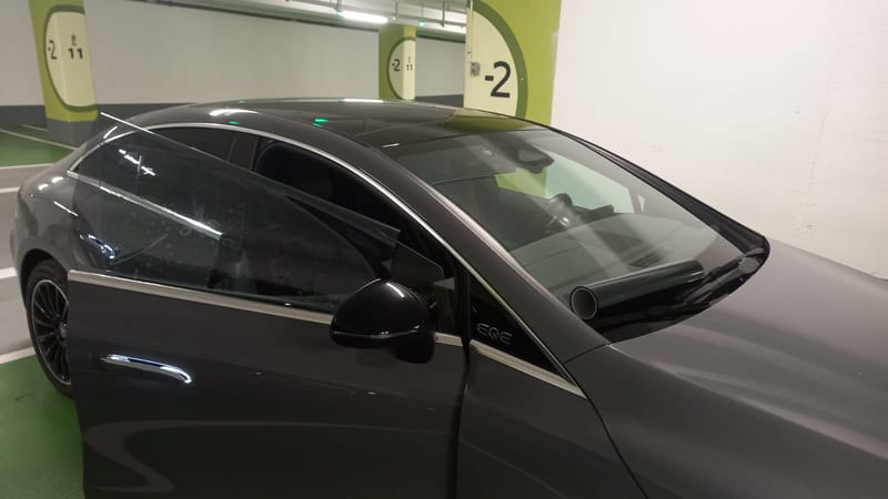 שדרוג הפרטיות והמראה: ציפוי חלונות למרצדס EQE