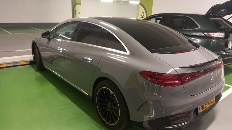 שדרוג הפרטיות והמראה: ציפוי חלונות למרצדס EQE