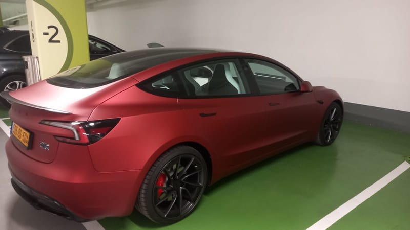 שדרוג יוקרתי לטסלה: ציפוי חלונות 20% ו-35%