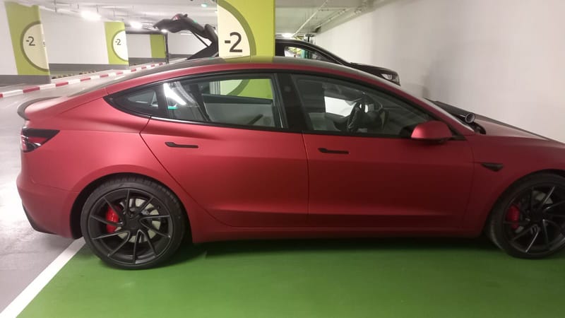 שדרוג יוקרתי לטסלה: ציפוי חלונות 20% ו-35%