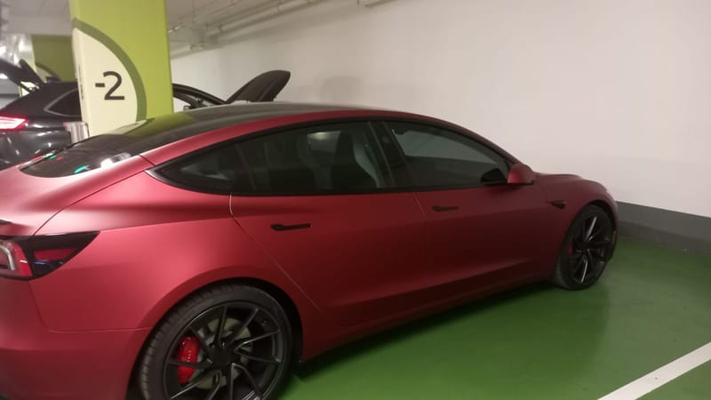 שדרוג יוקרתי לטסלה: ציפוי חלונות 20% ו-35%