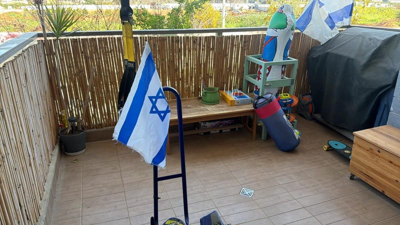 שדרוג מרפסת עם ציפוי חלבי בהרצליה