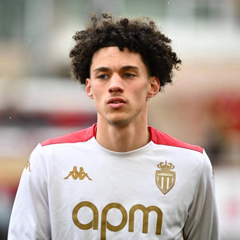 أكليوش الجزائري الأصل ينضم لمنتخب فرنسا