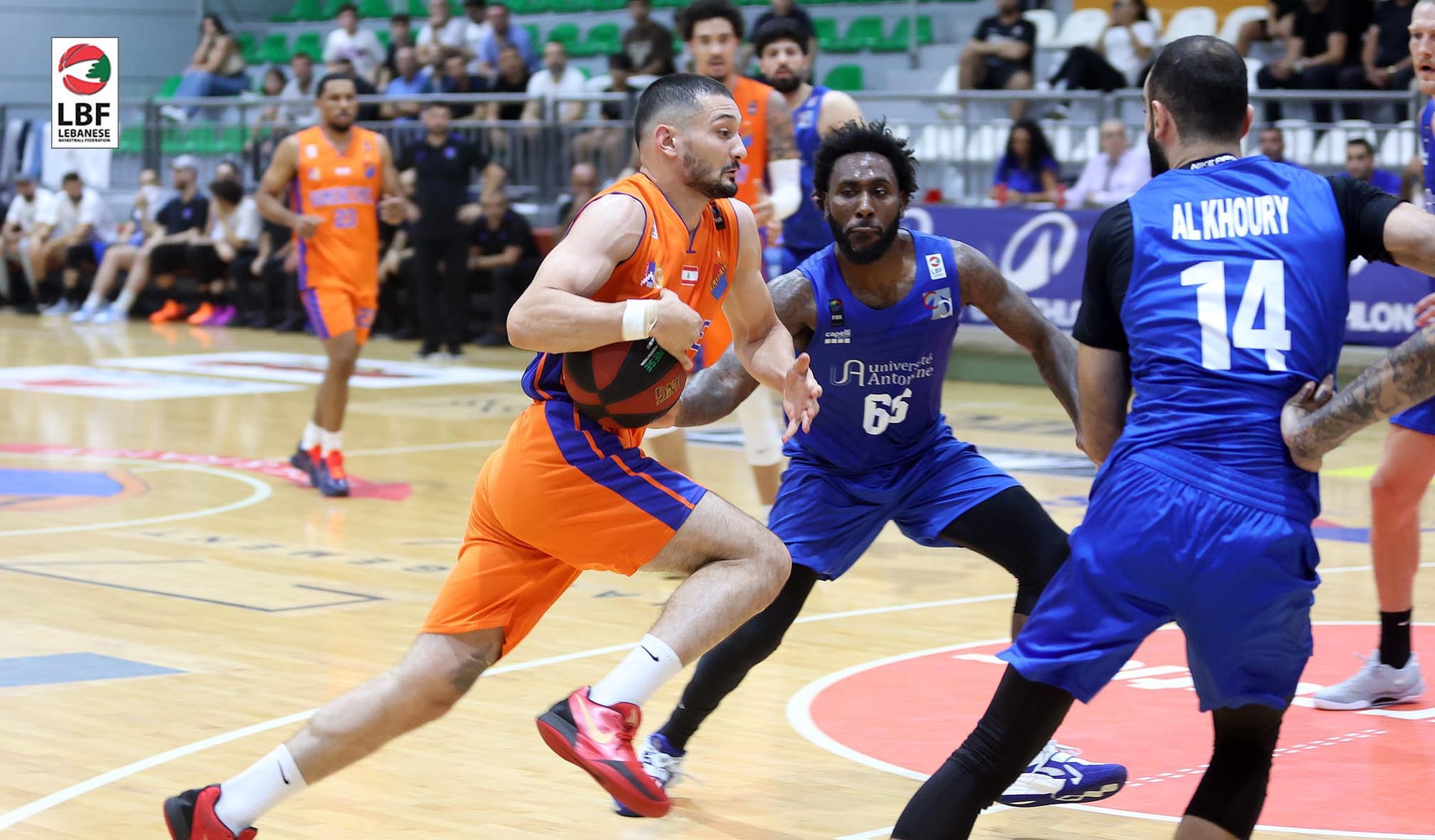 هومنتمن يتخطى الانطونية بصعوبة