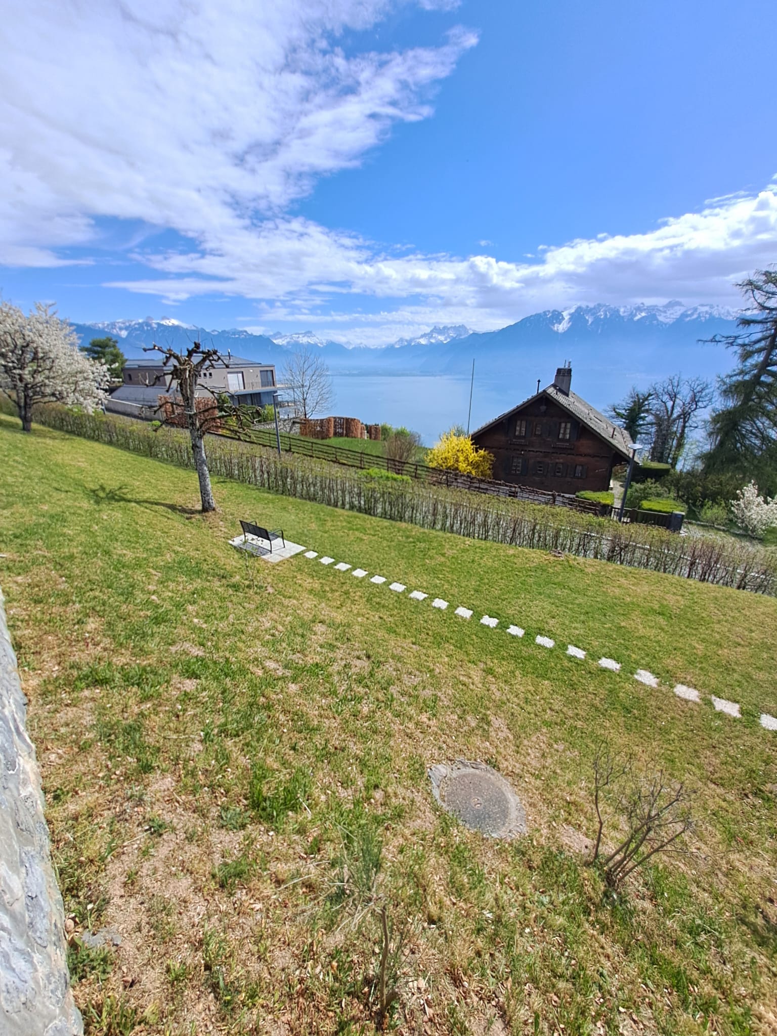 À vendre - Charmant chalet rénové à Mont-Pèlerin