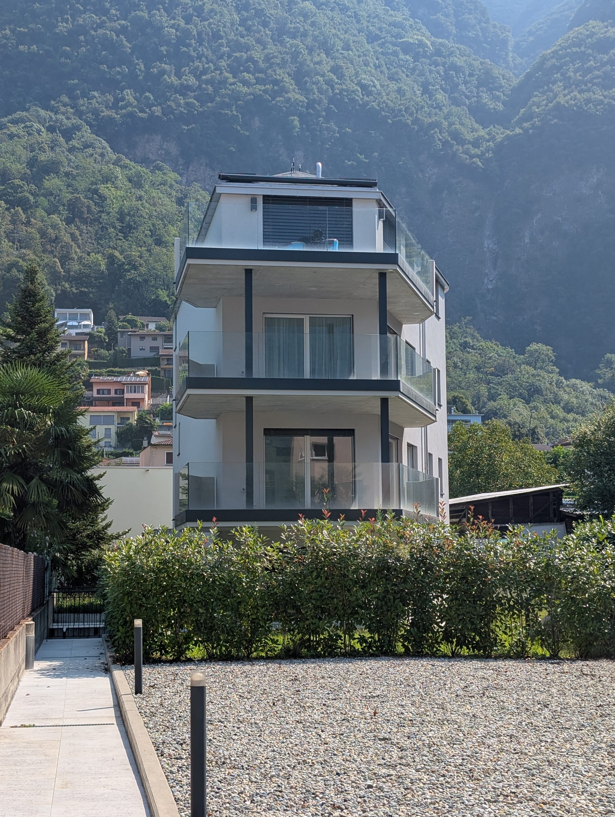 MERAVIGLIOSAMENTE ELEGANTE E MODERNO