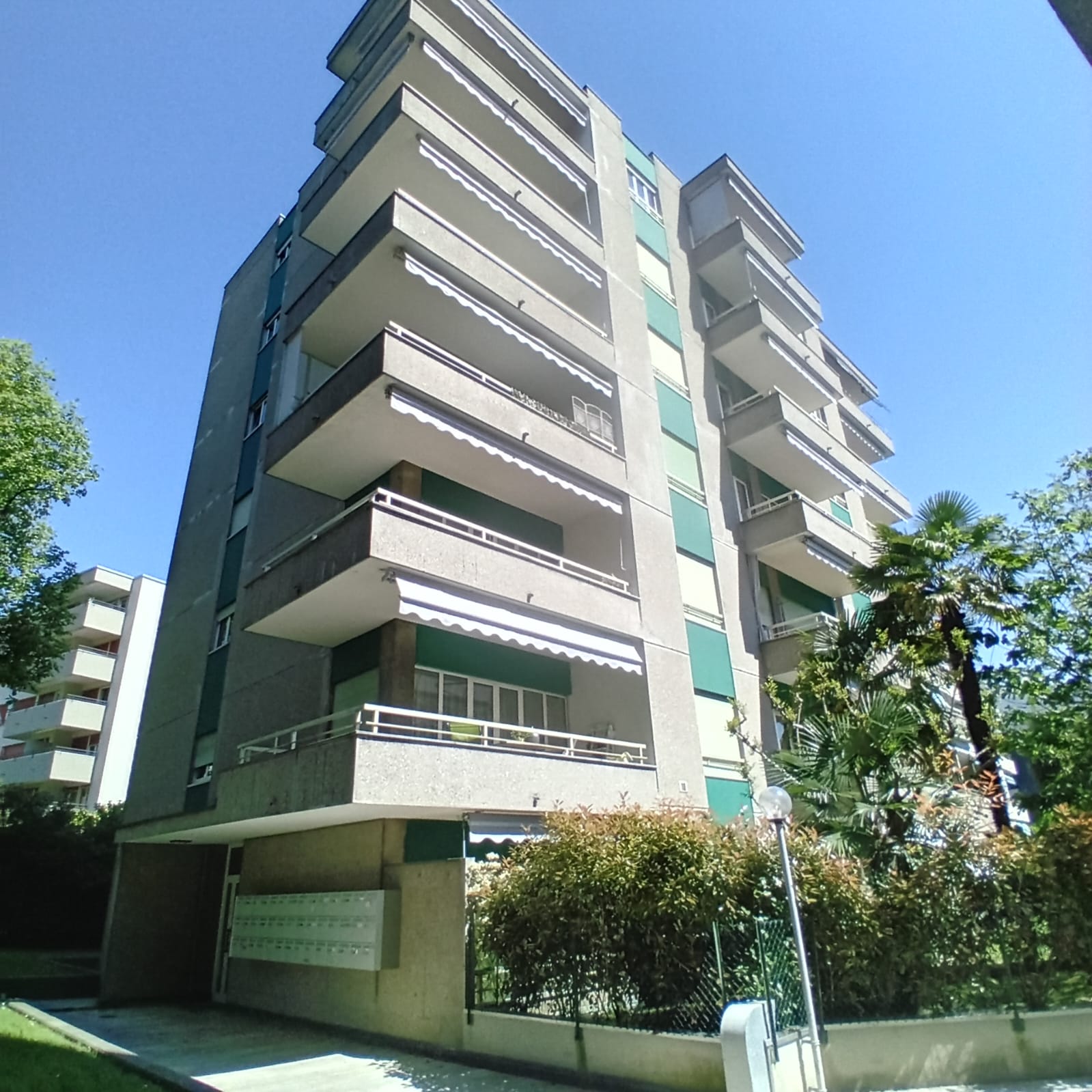 ACCOGLIENTE APPARTAMENTO DI 2.5 LOCALI CON BALCONE