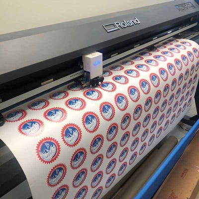 BAO GIA IN DECAL KHO LON NGOAI TROI CHIU NANG MUA TOT