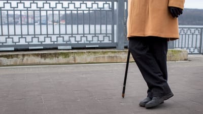 Walking Stick for Elderly: A Complete Guide for Safe & Comfortable Mobility – Neustryd