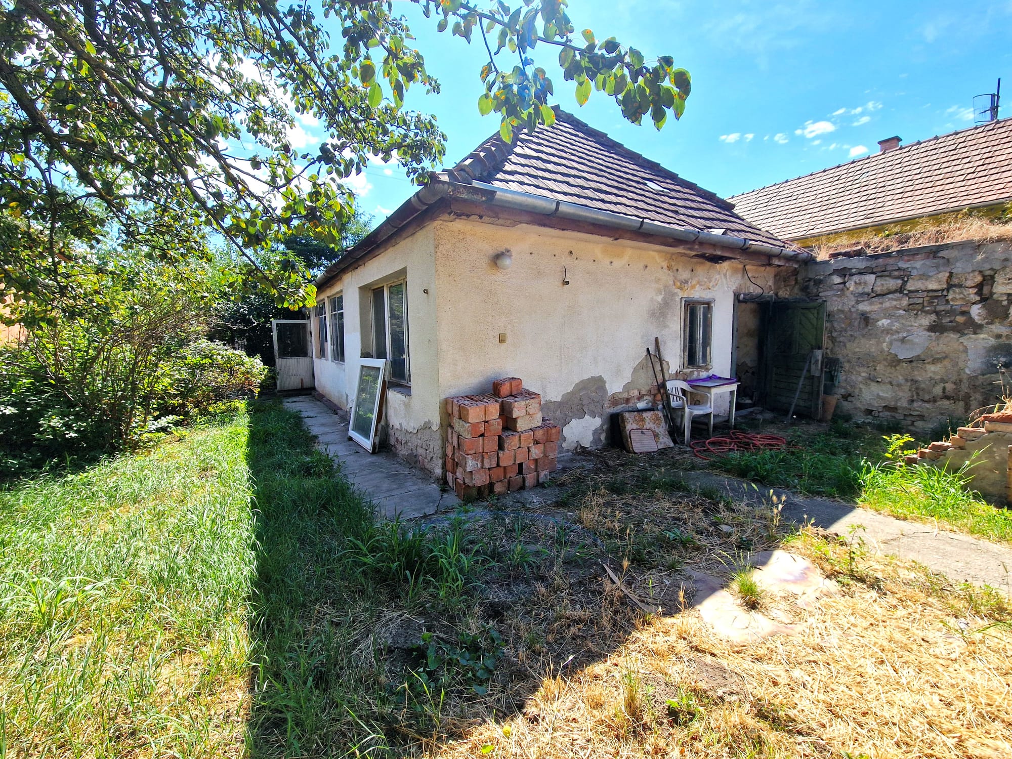 CINKE UTCA - 120 NM - 89.900.000 FT