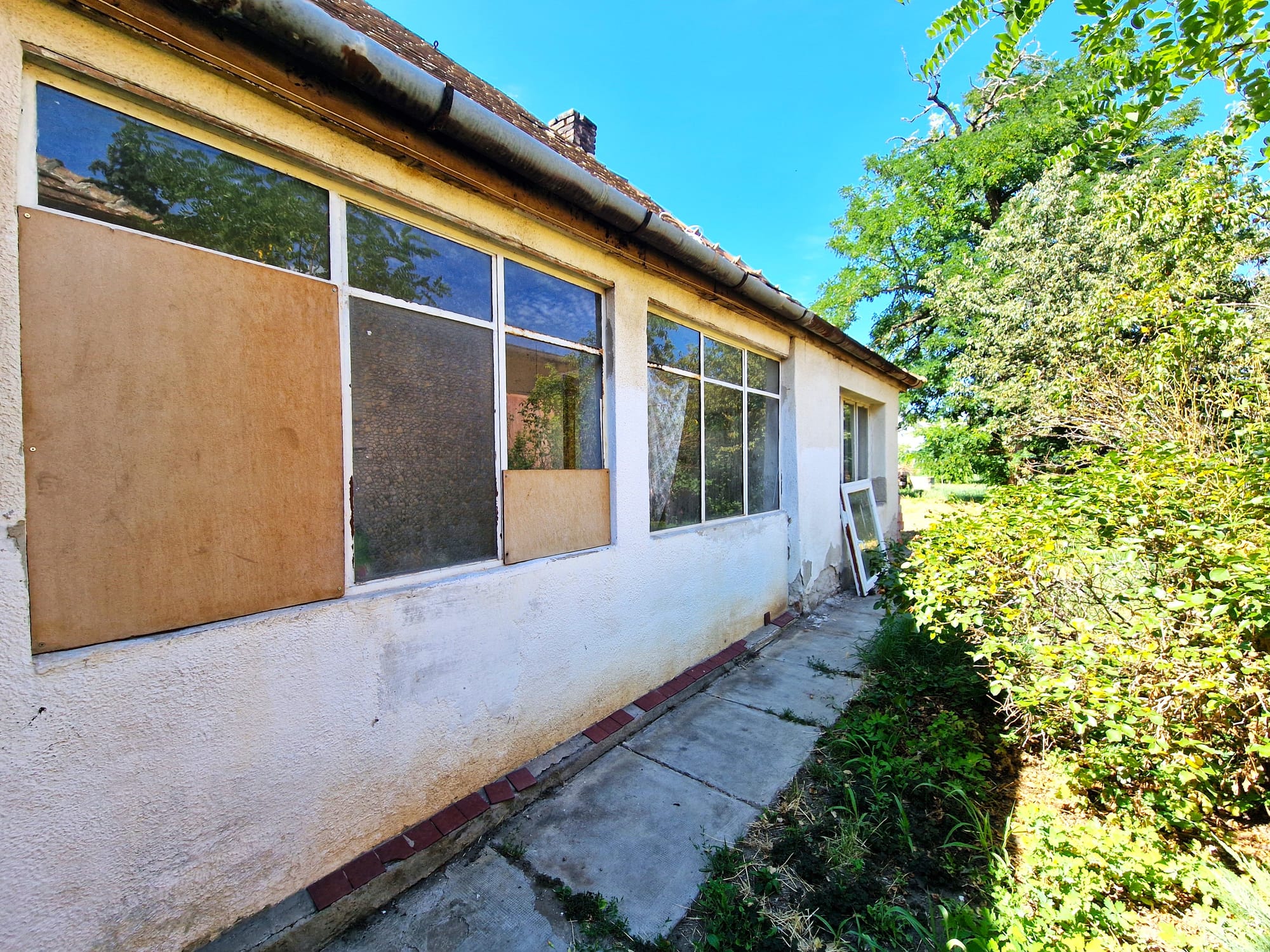 CINKE UTCA - 120 NM - 89.900.000 FT