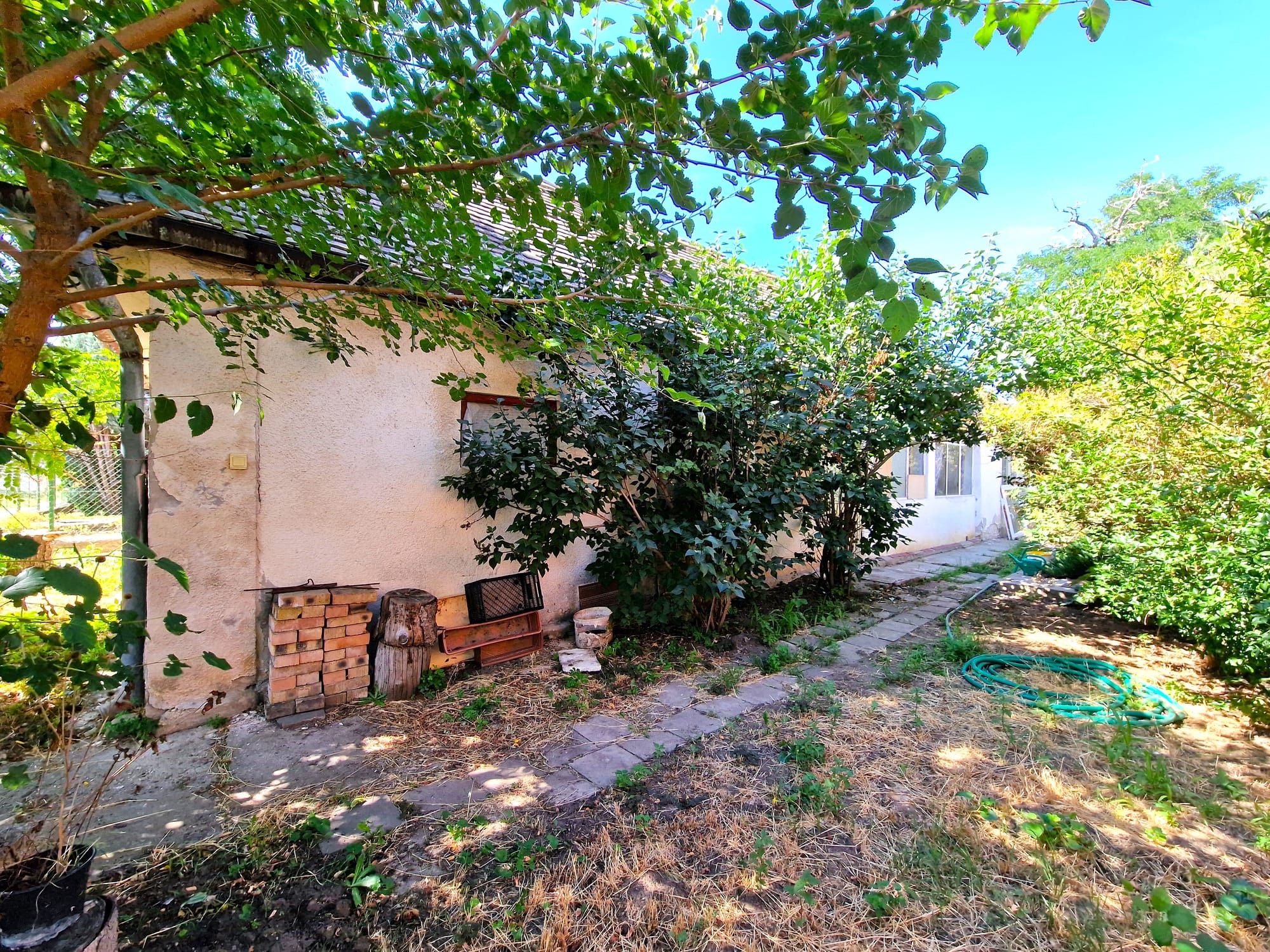 CINKE UTCA - 120 NM - 89.900.000 FT