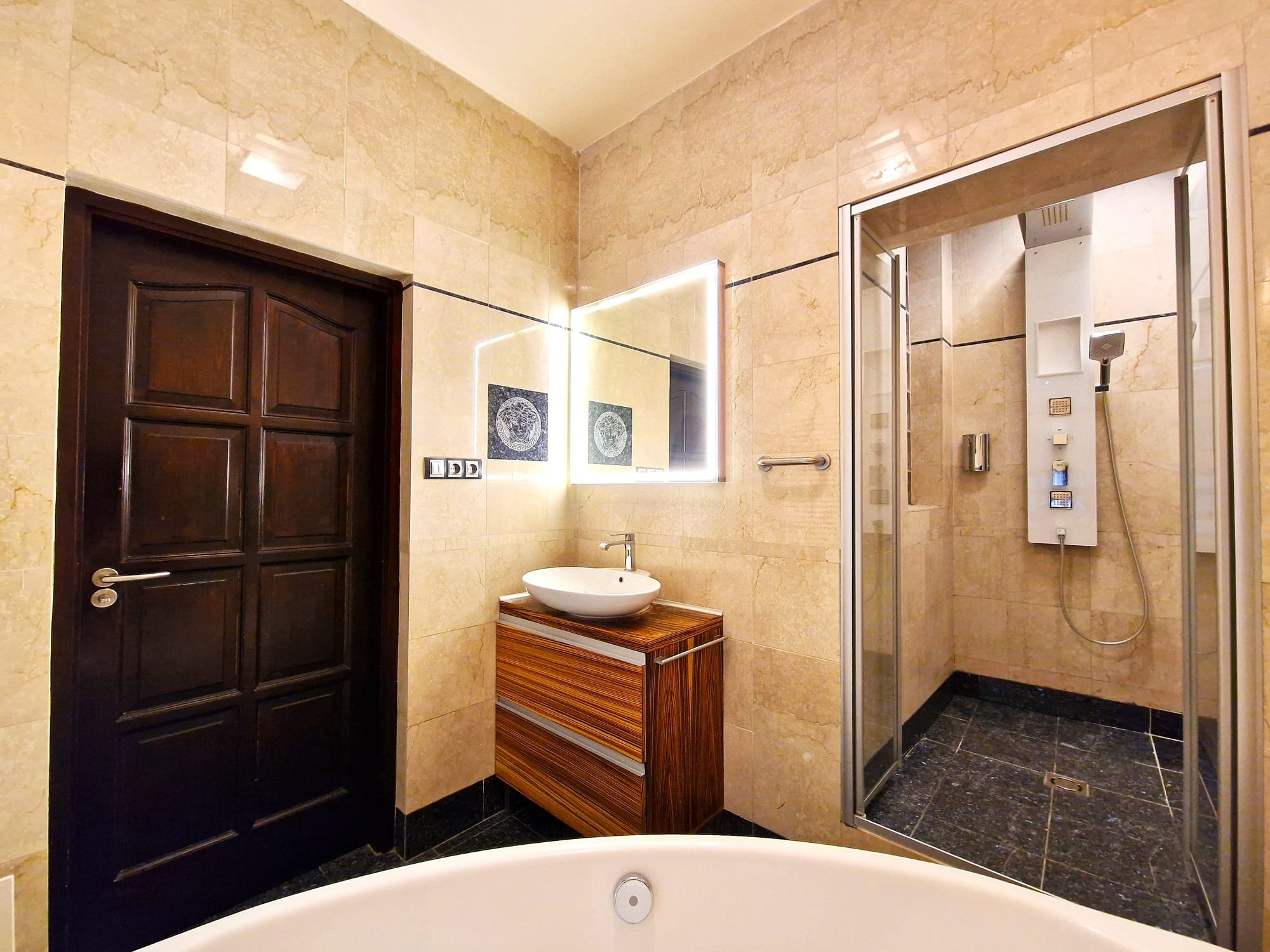 WESSELÉNYI UTCA - 87 NM - 159.000.000 FT