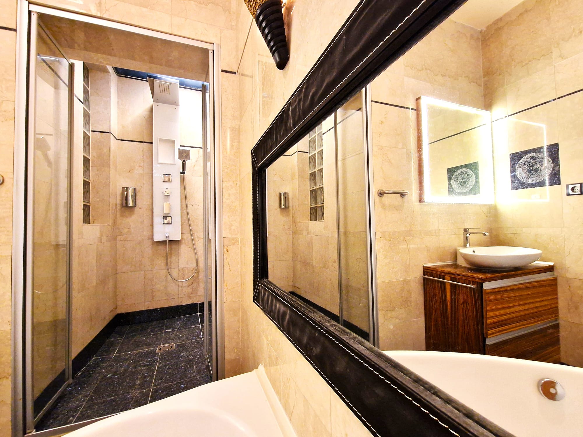 WESSELÉNYI UTCA - 87 NM - 159.000.000 FT