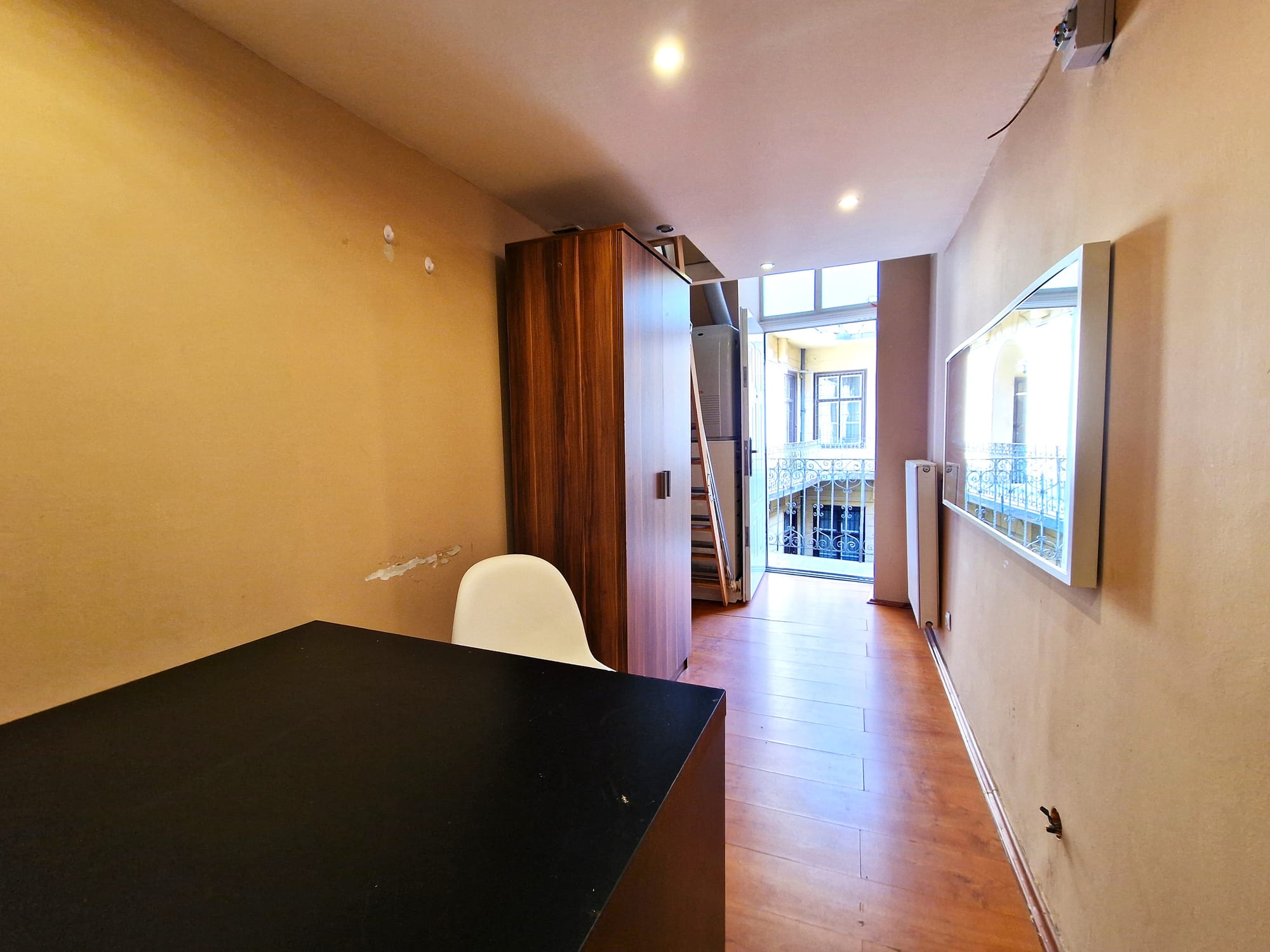 WESSELÉNYI UTCA - 87 NM - 159.000.000 FT