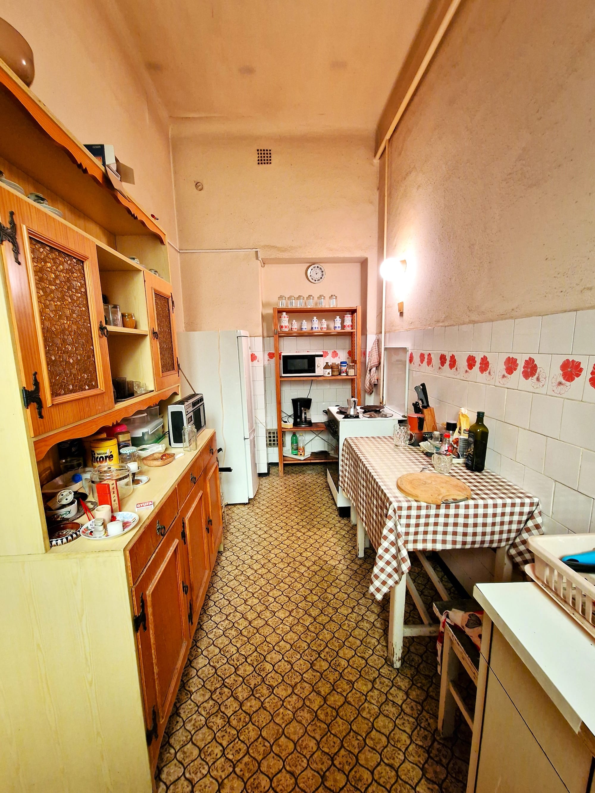 NEFELEJCS UTCA - 59 NM - 64.900.000 FT