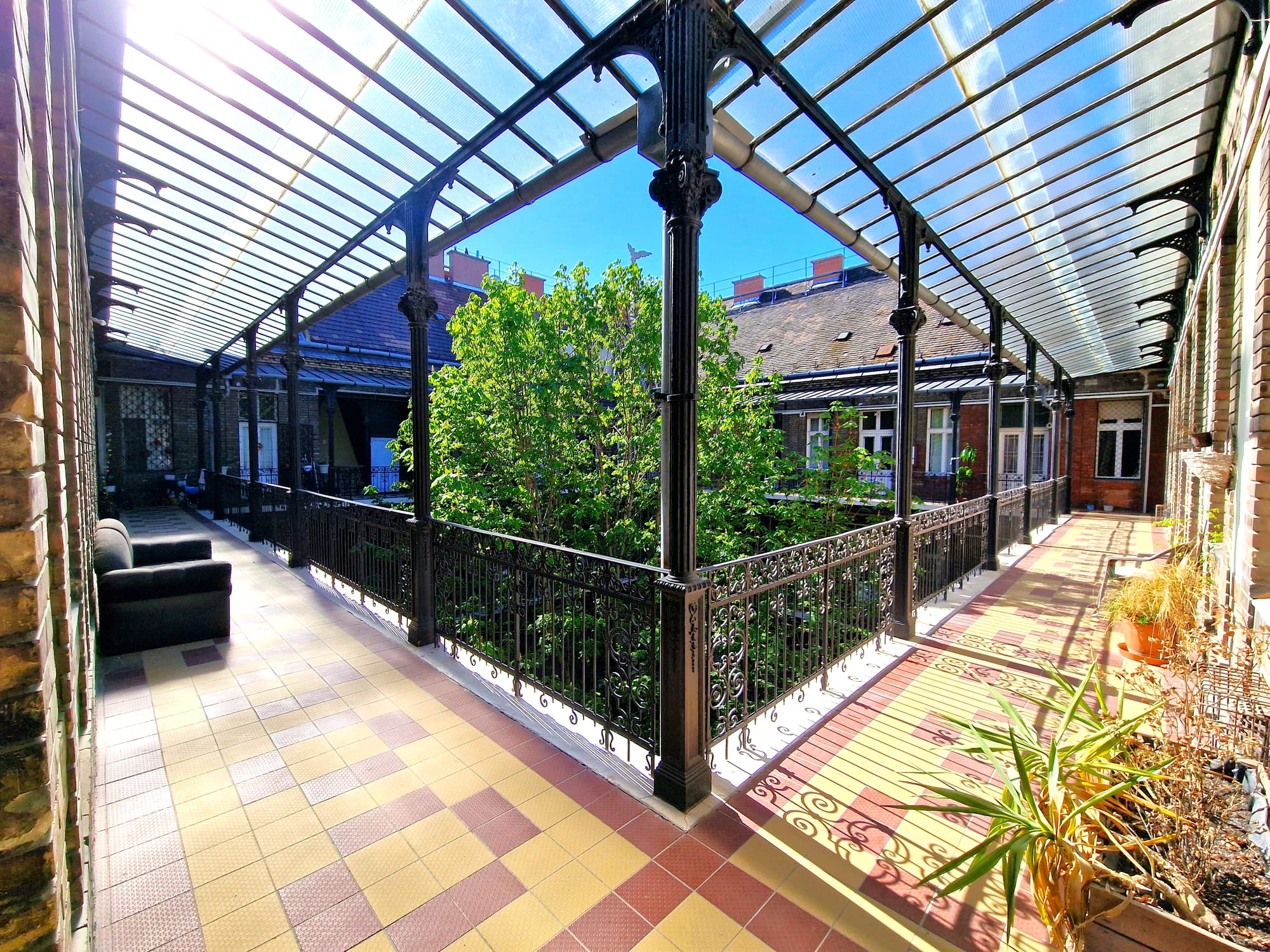 Nyugati Tér - 72 NM - 115.000.000 FT