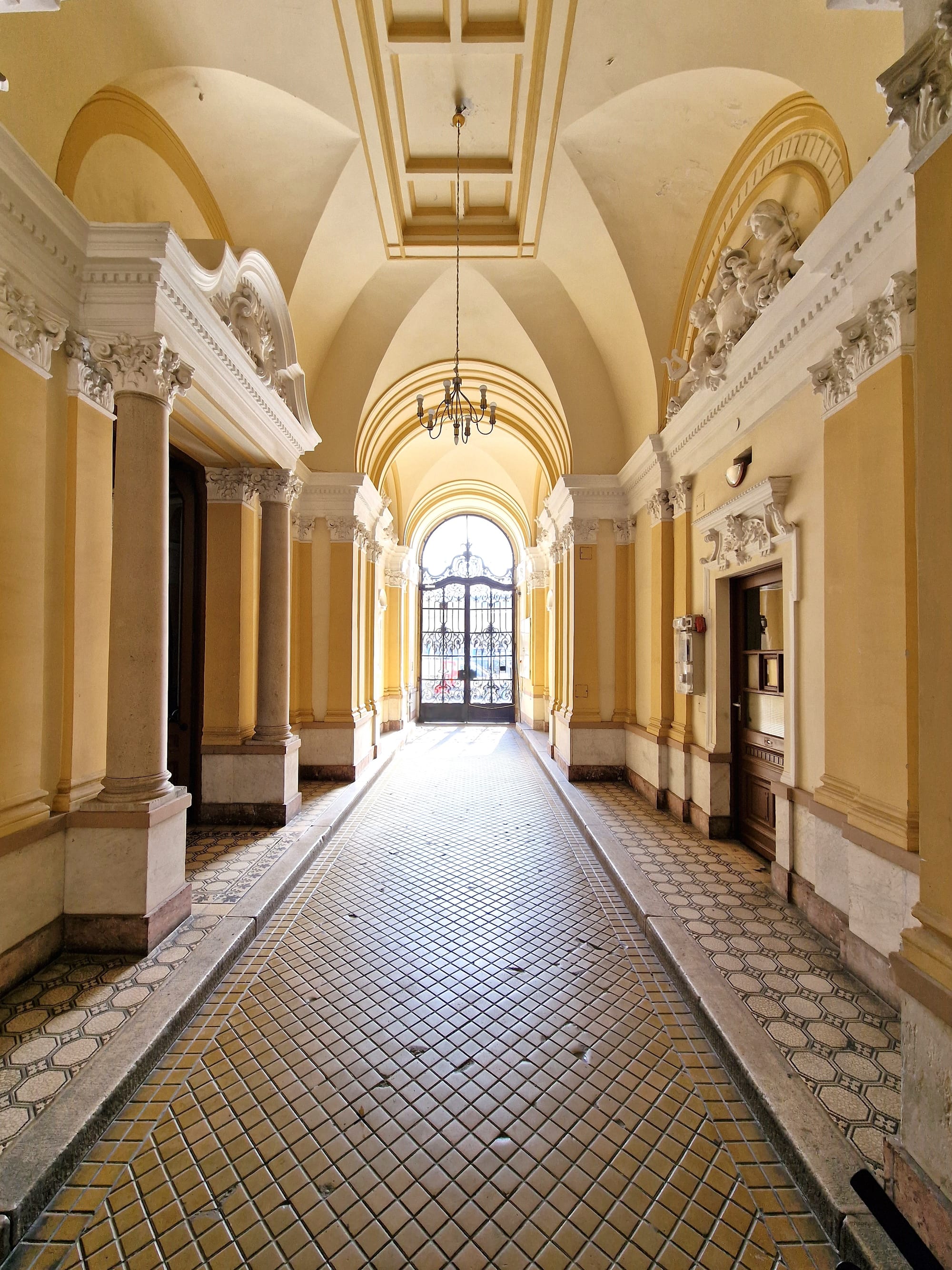 Nyugati Tér - 72 NM - 115.000.000 FT