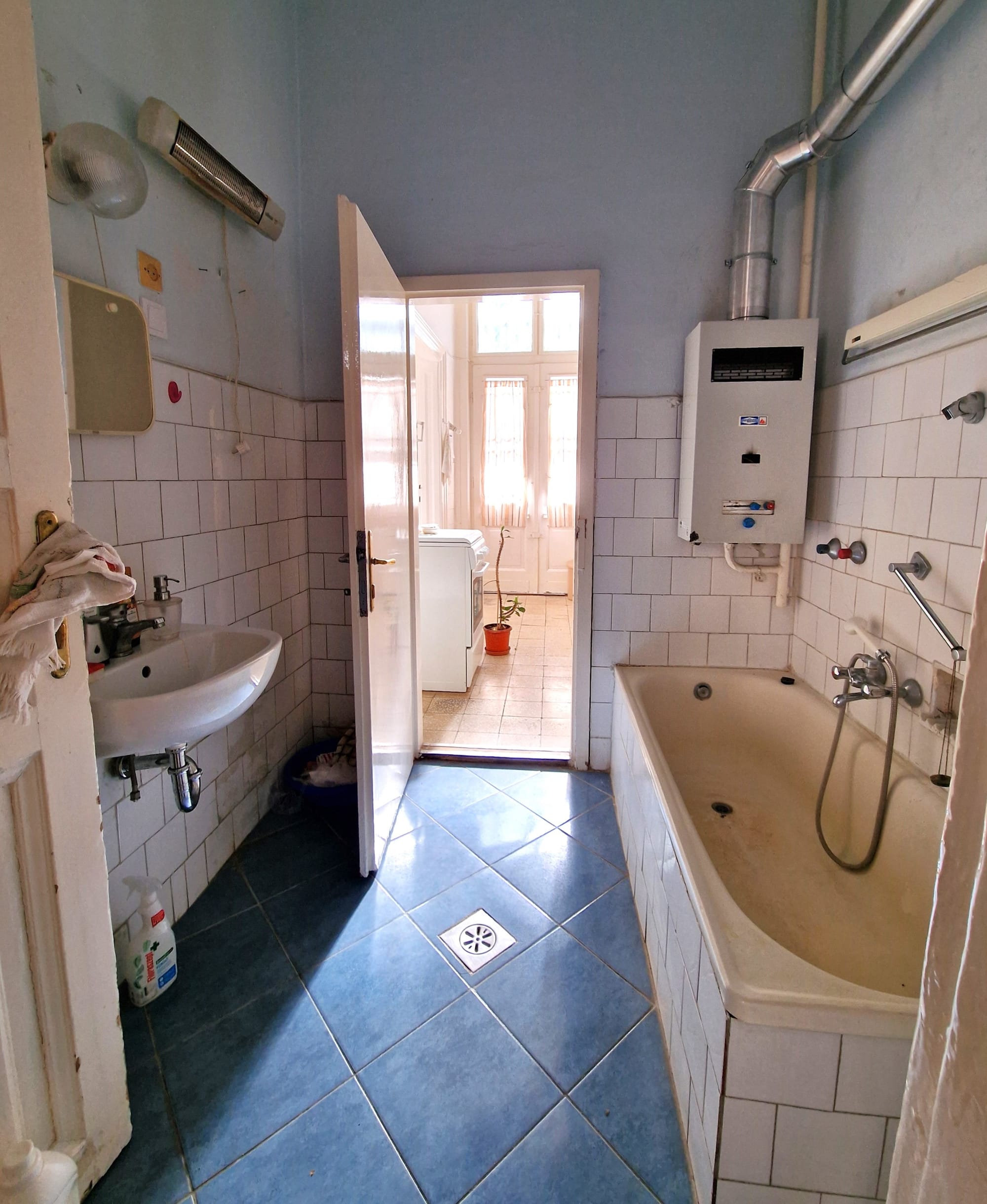 Nyugati Tér - 72 NM - 115.000.000 FT