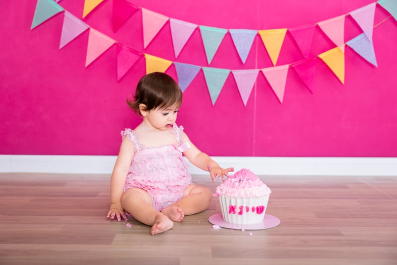 סמאשקייק, קייק סמאש או פשוט צילומי גיל שנה  רגעים מתוקים מחגיגת יום הולדת הראשונה של הבייבי.