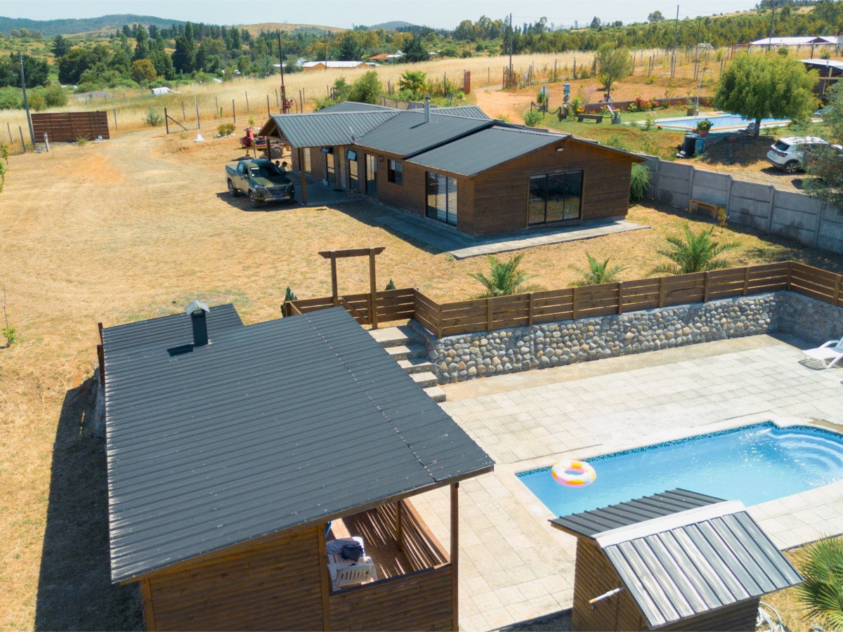 Parcela en Venta con Casa y Piscina en Cerro Negro, Quillón. Valor $150.000.000.-