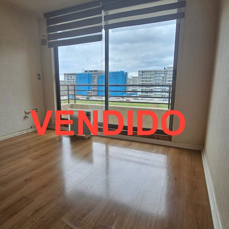 VENDE amplio departamento con hermosa vista en el sector de Brisas del Sol.