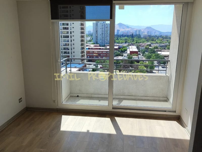 Vende departamento en Avda. Perú, Recoleta.