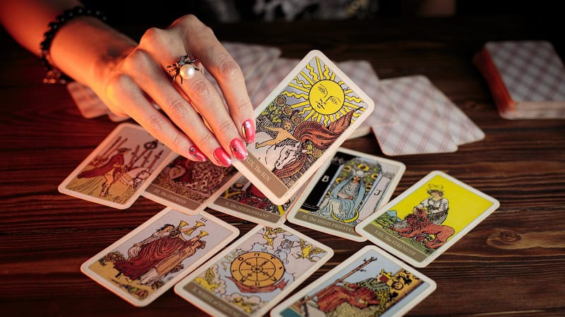 TAROT CARD READING COURSE