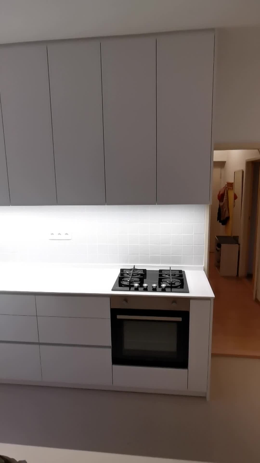 Alpská kuchyně s podstavným dřezem