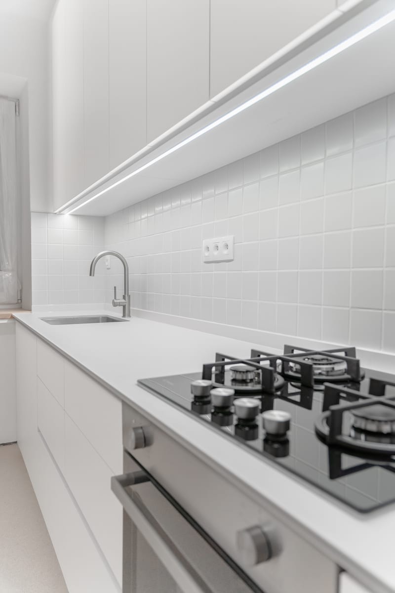 Alpská kuchyně s podstavným dřezem