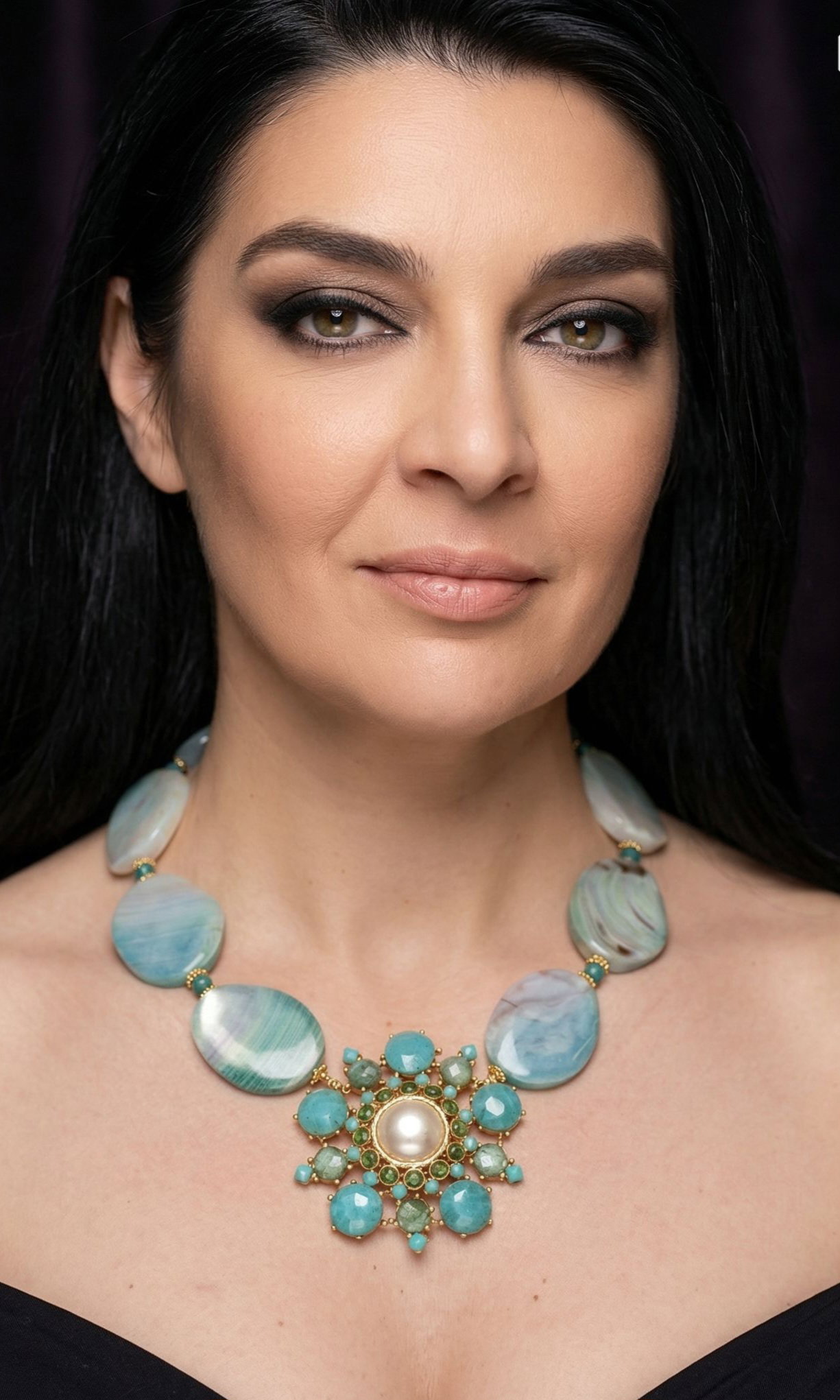 Large agate with unique vintage brooch