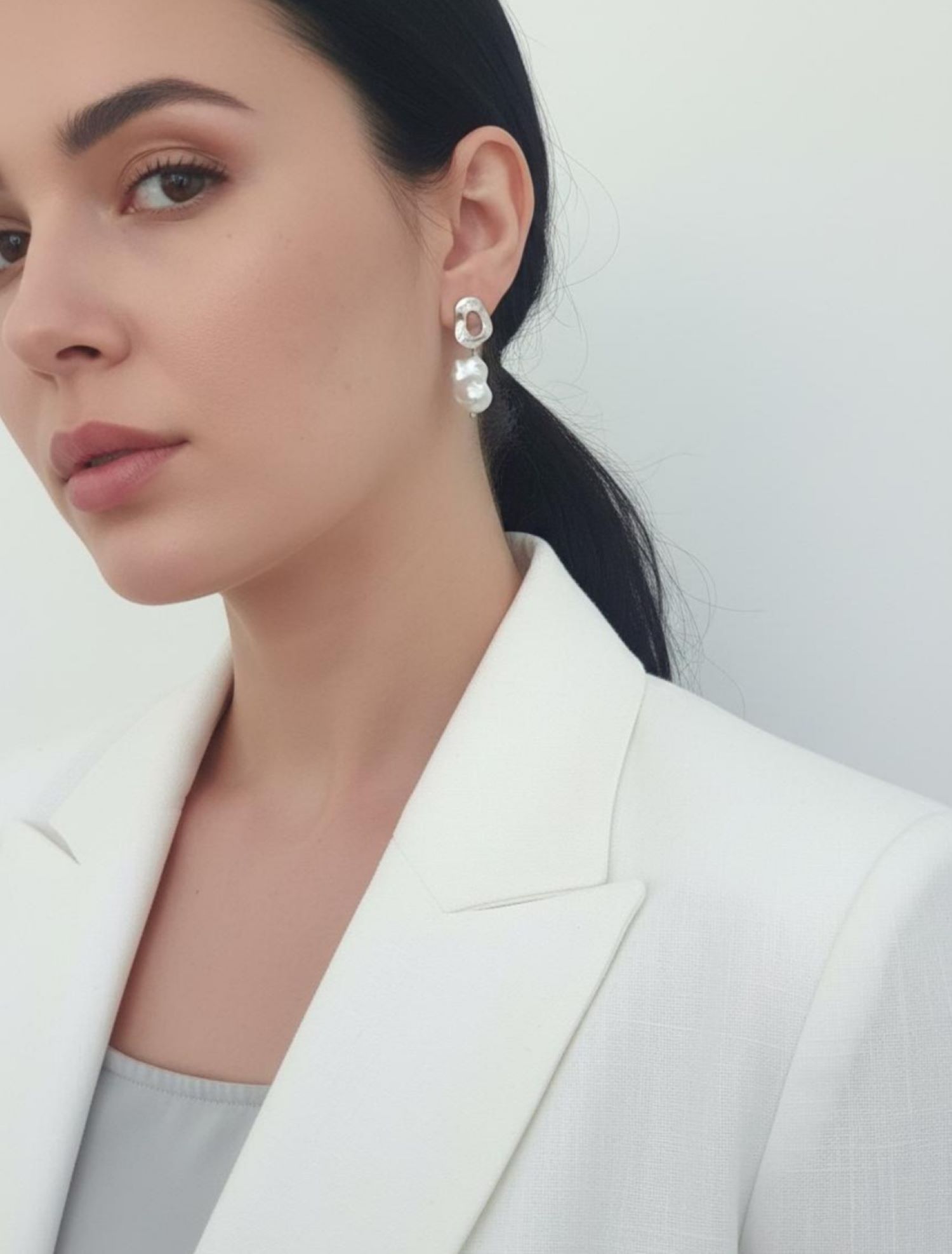 Baroque pearl on silver studs