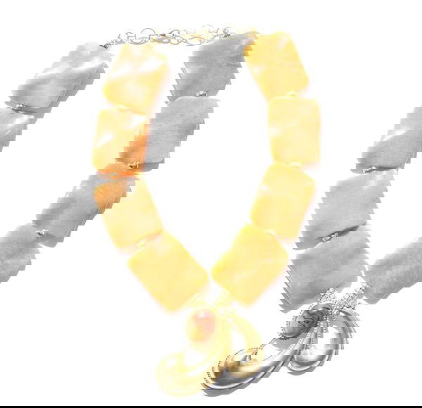 Statement glass necklace