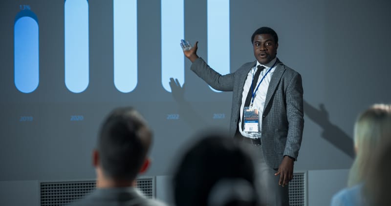 בניית תסריט שיחה מדויק: איך להתכונן לפגישת מכירה מבוססת נתונים