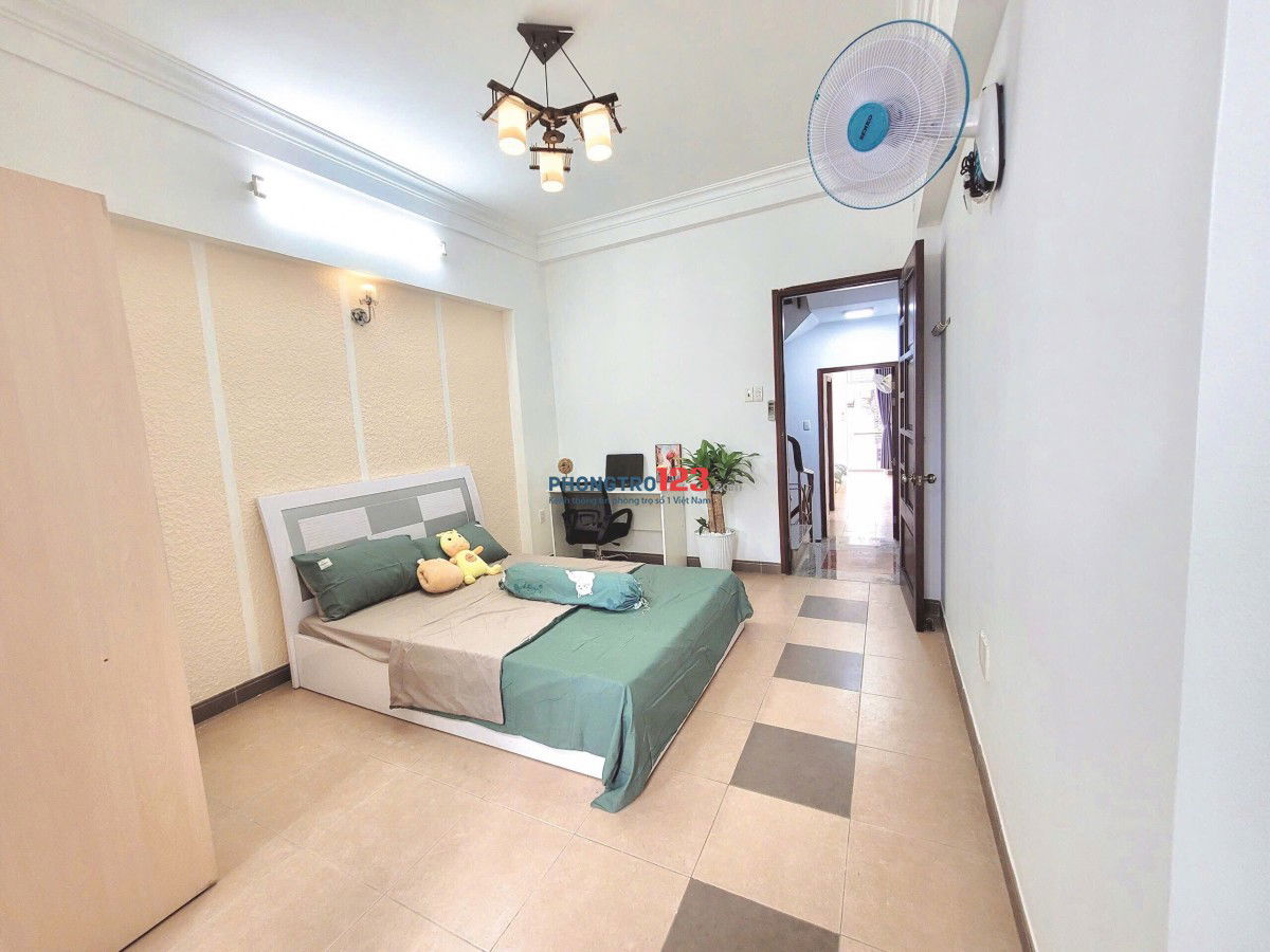 Cho thue phong tro Studio Dinh Cong Trang, Quan 1, DT 30m2, FULL NT, gia 5,5 trieu/thang