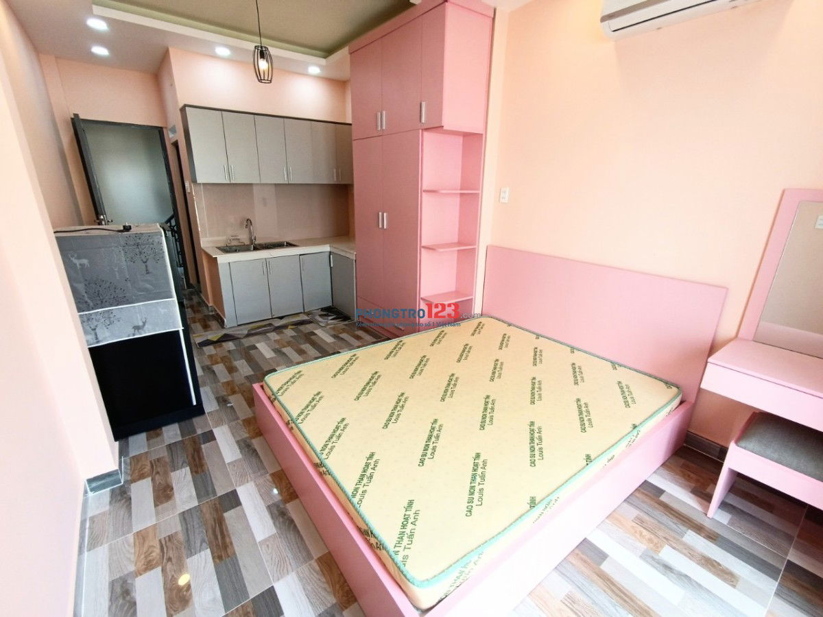 Cho thue phong tro Studio Le Hong Phong, Quan 10, DT 31m2, co ban cong, FULL NT, gia 6,5 trieu/thang