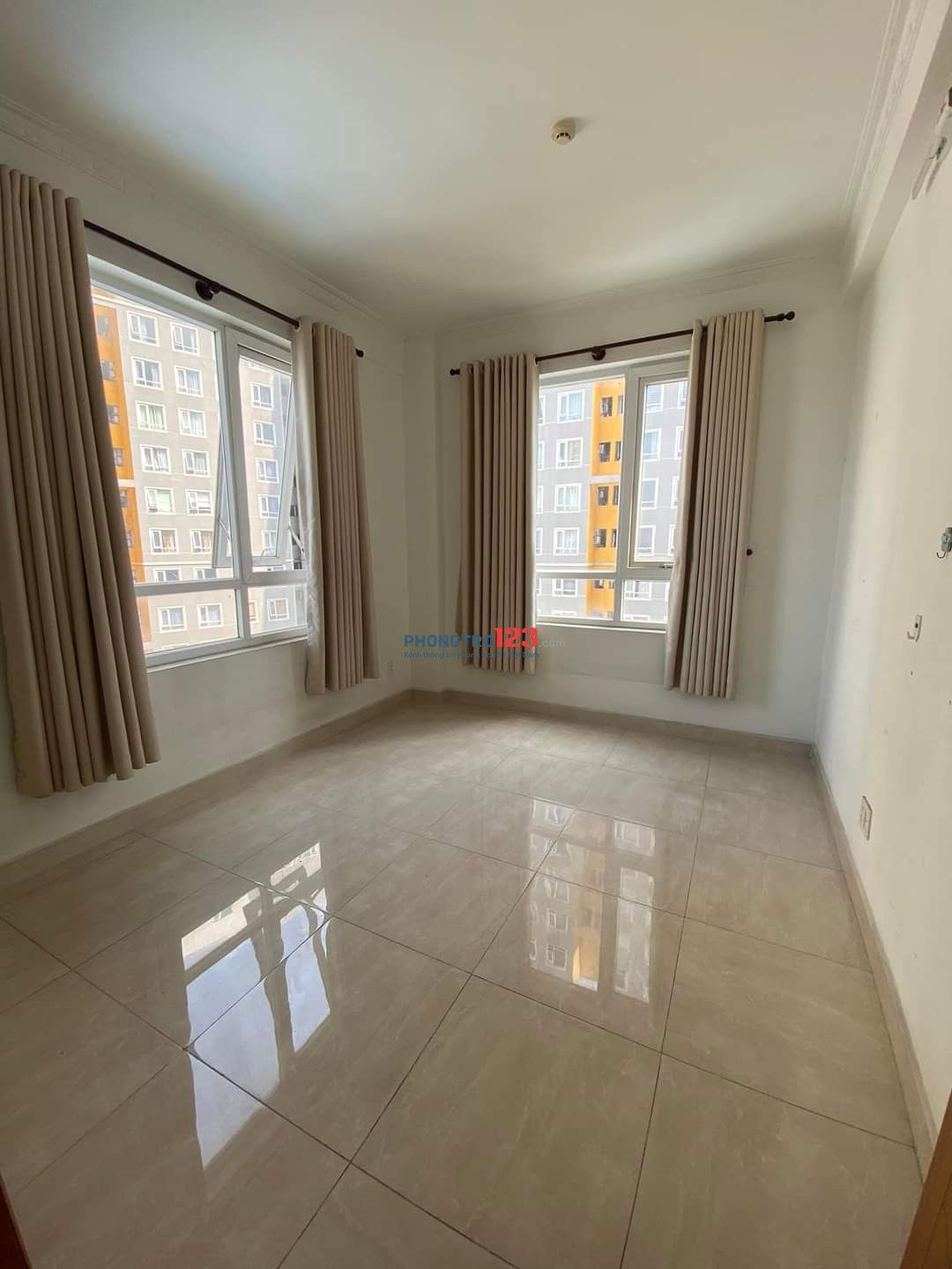 Share phong chung cu The CBD Dong Van Cong, Quan 2, DT 80m2, gan Dao Kim Cuong, gia 4,1 trieu/thang