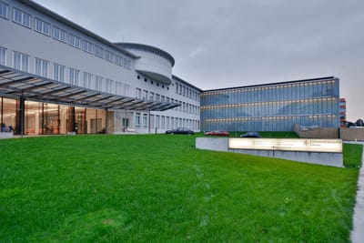 منحة جامعة بازل في سويسرا