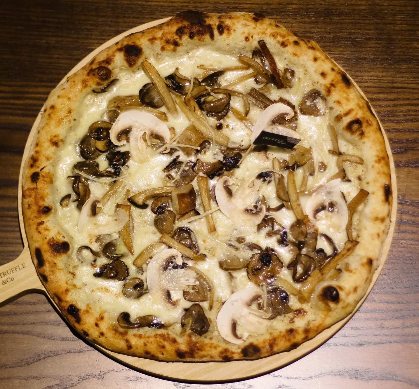 Truffle Mushroom Pizza  |  259.000 ₫