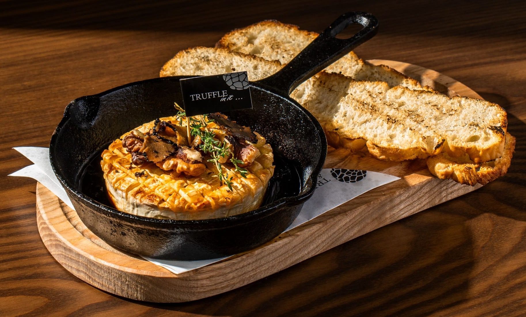 Truffle Baked Brie Cheese | 219,000 ₫