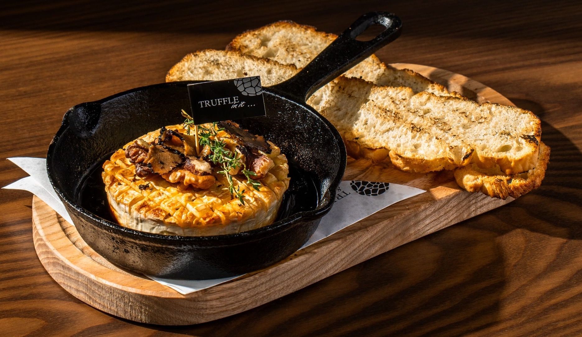 Truffle Baked Brie Cheese | 219,000 ₫