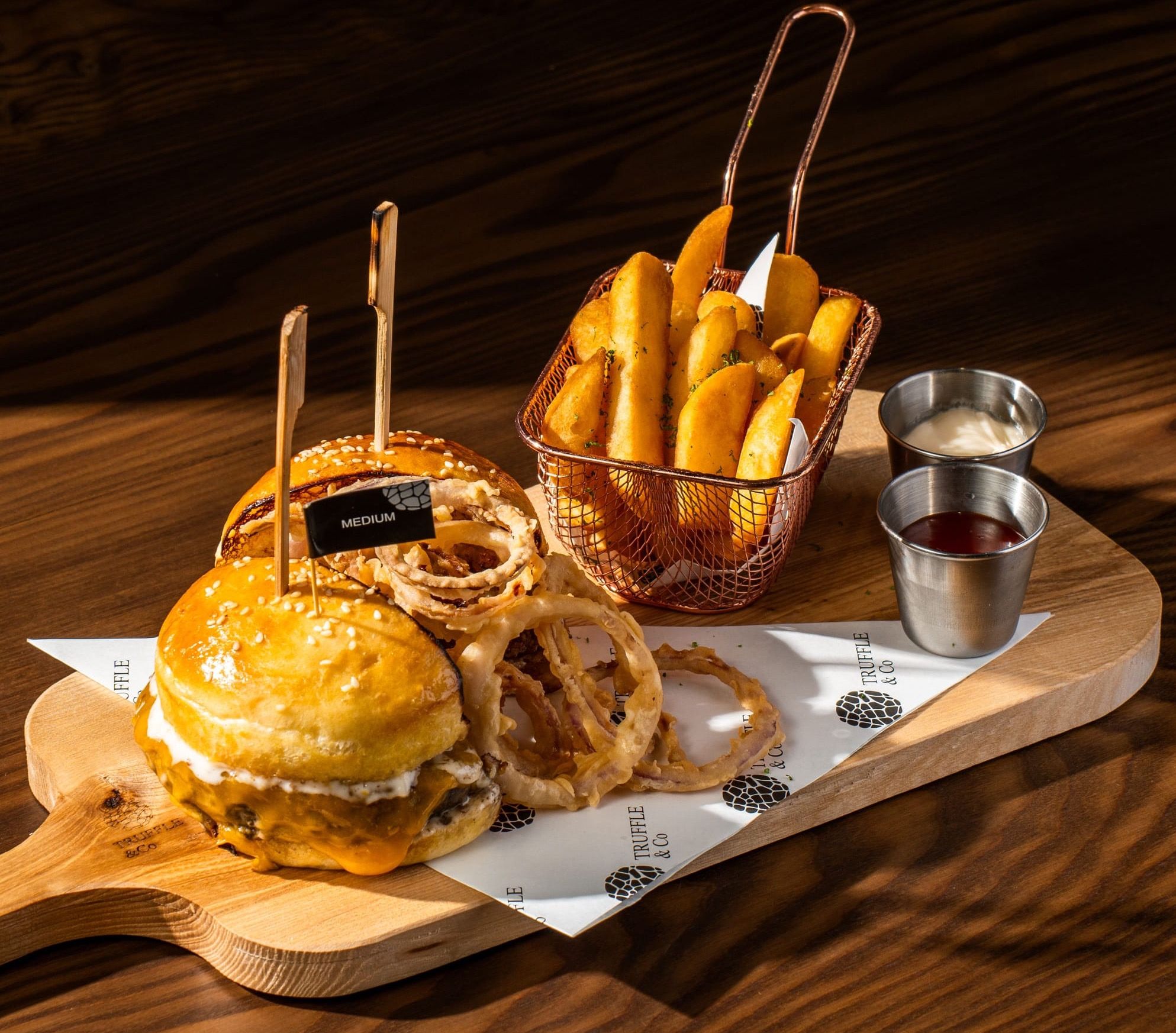 Black Angus Burger 200gr  |  269.000 ₫