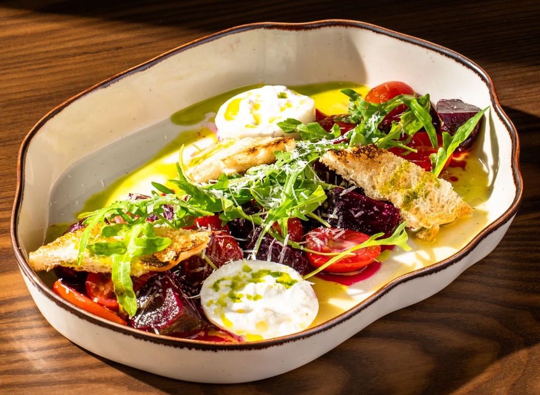 Beet & Burrata Salad | 189.000 ₫