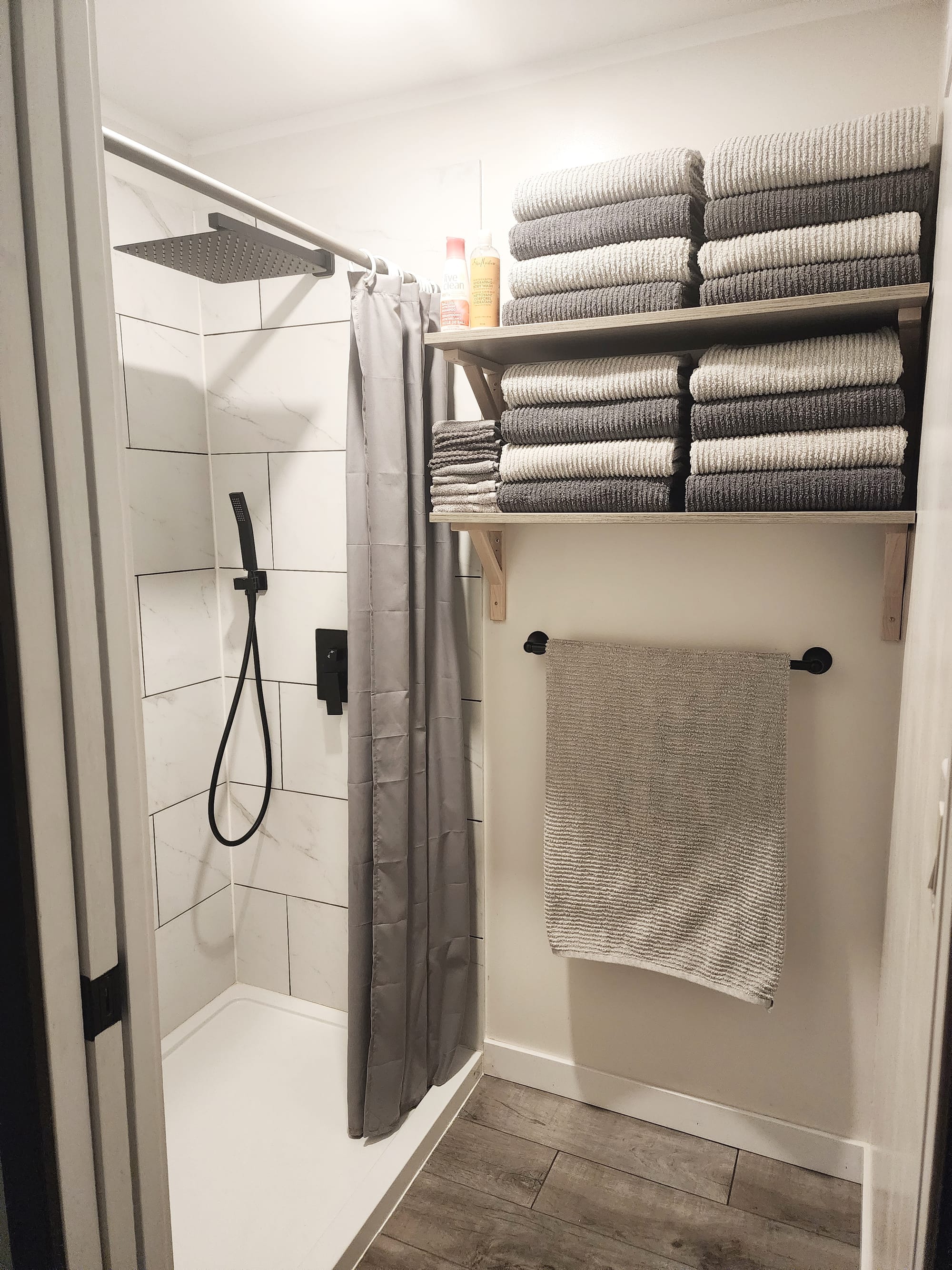 SHOWER ROOM 2